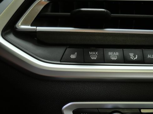 Used 2019 BMW X7 xDrive40i w/ Premium Package AWD/4WD image 23