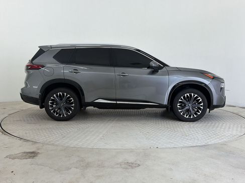 Used 2024 Nissan Rogue Platinum w/ Platinum Premium Package FWD image 8
