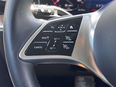 Used 2025 Mercedes-Benz GLC 350e 4MATIC image 21