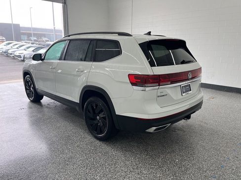 New 2025 Volkswagen Atlas SE image 3