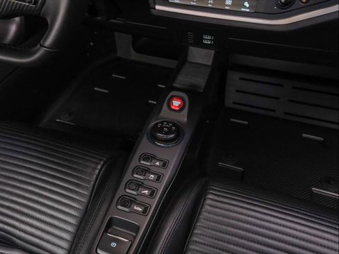 Used 2022 Ford GT image 32