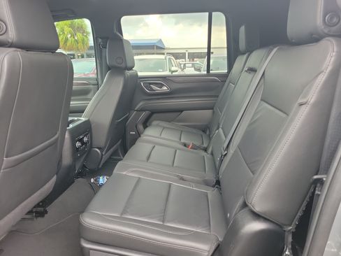 Used 2024 Chevrolet Suburban LT RWD image 12