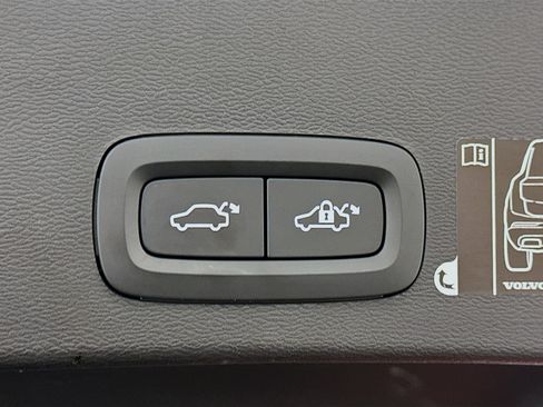 Used 2021 Volvo XC40 P8 Recharge AWD/4WD image 32