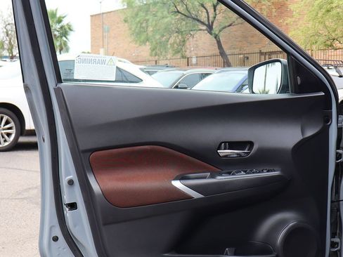 Used 2023 Nissan Kicks SR FWD image 36