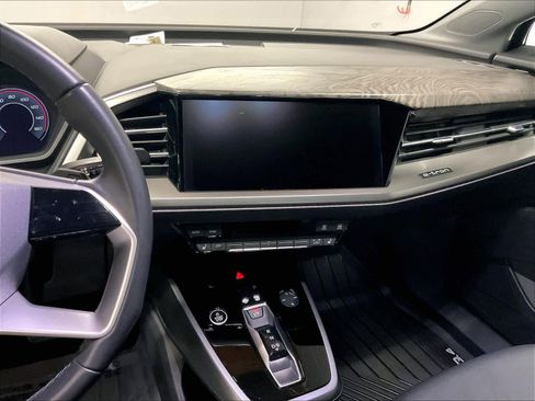 Used 2024 Audi Q4 e-tron Premium Plus w/ Premium Plus image 9