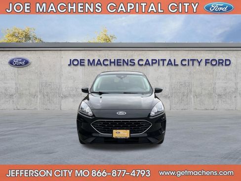 Certified 2022 Ford Escape SE w/ SE Sport Appearance Package image 8