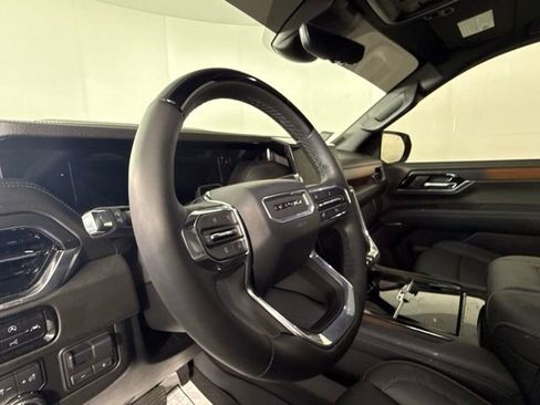 Used 2025 GMC Yukon Denali w/ Denali Reserve Package AWD/4WD image 18
