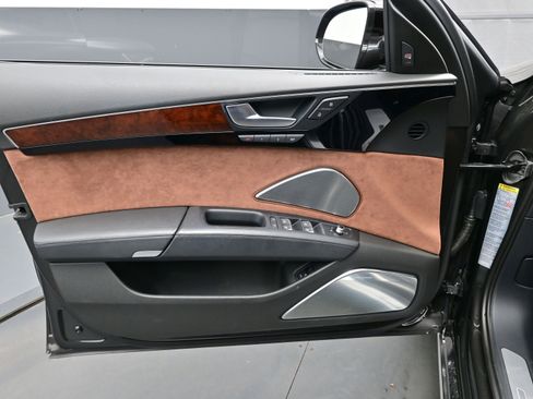 Used 2011 Audi A8 L 4.2 image 10