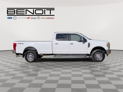 Used 2020 Ford F350 Lariat w/ Chrome Package image 4