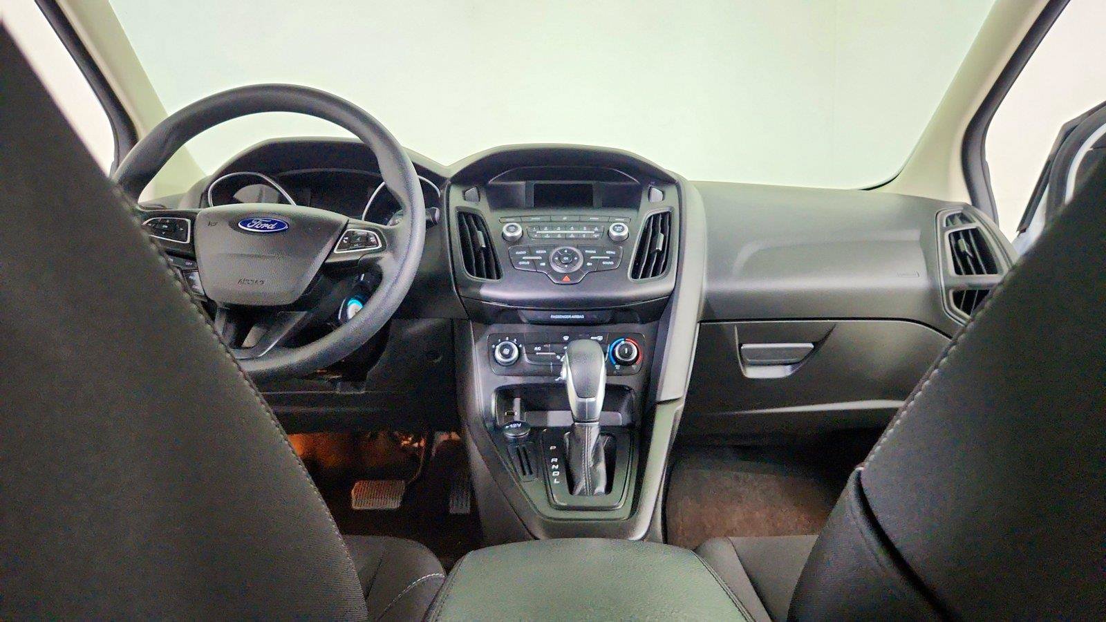 Used 2018 Ford Focus SE FWD image 32
