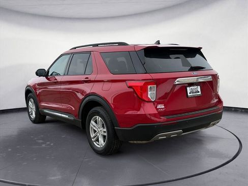 Used 2021 Ford Explorer XLT w/ Equipment Group 202A image 4