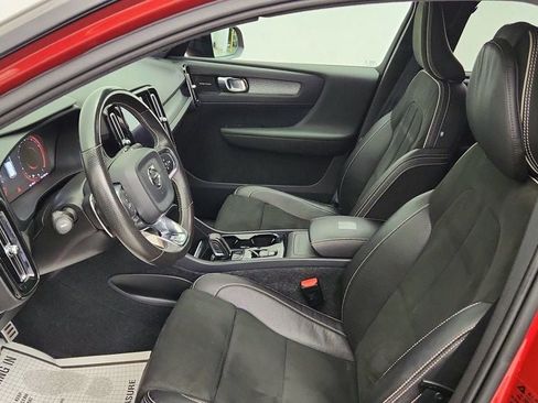 Used 2019 Volvo XC40 T5 R-Design AWD/4WD image 13