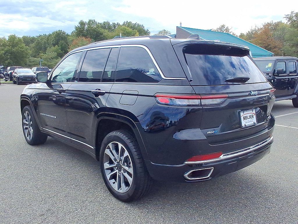 Used 2022 Jeep Grand Cherokee Overland w/ Advanced Protech Group III AWD/4WD image 28