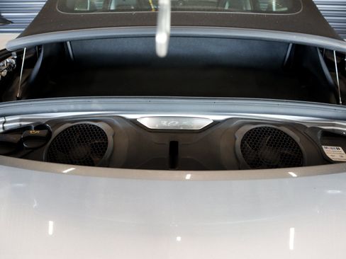 Certified 2021 Porsche 911 Carrera 4S AWD/4WD image 31