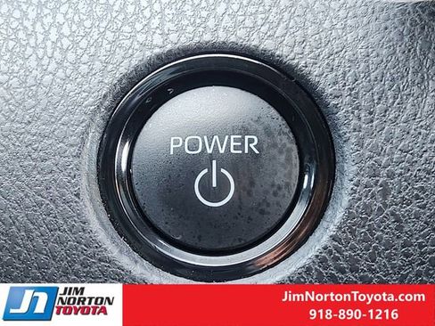 Used 2025 Toyota Camry SE w/ Multimedia Upgrade Package image 22