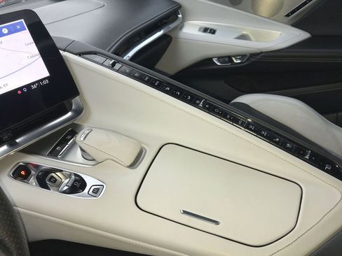 Used 2020 Chevrolet Corvette Stingray w/ 2LT Preferred Equipment Group image 21