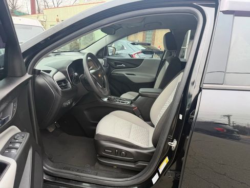 Used 2019 Chevrolet Equinox LS w/ LS Convenience Package FWD image 22