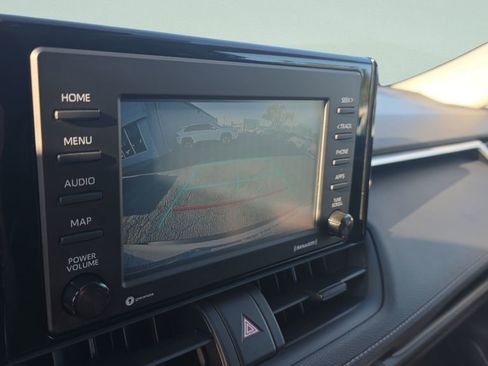 Used 2020 Toyota RAV4 XLE FWD image 17