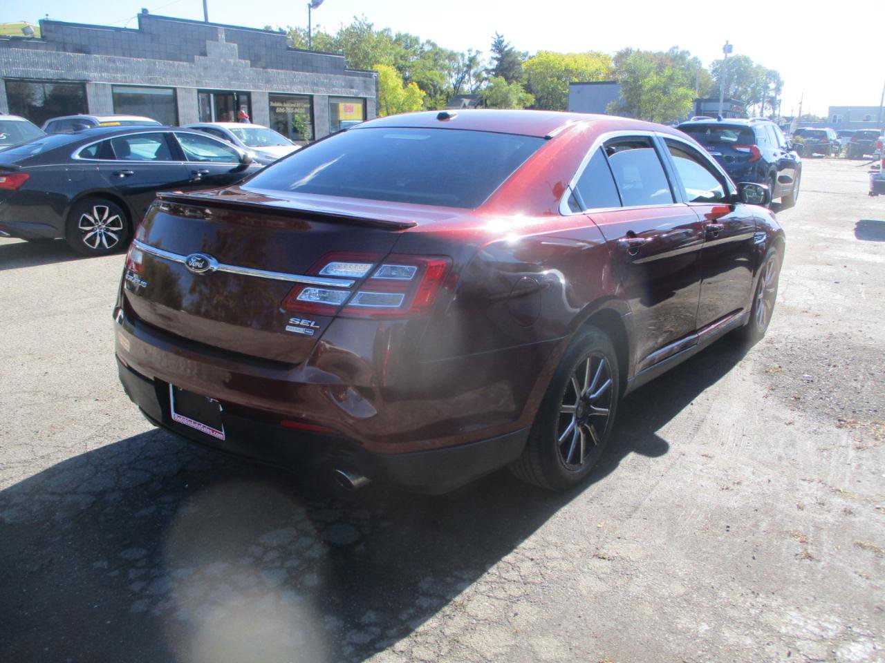 Used 2016 Ford Taurus SEL AWD/4WD image 5