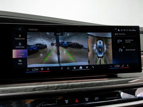 Used 2023 BMW 740i w/ Parking Assistance Package RWD image 24