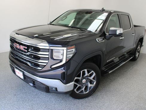 Used 2023 GMC Sierra 1500 SLT AWD/4WD image 2