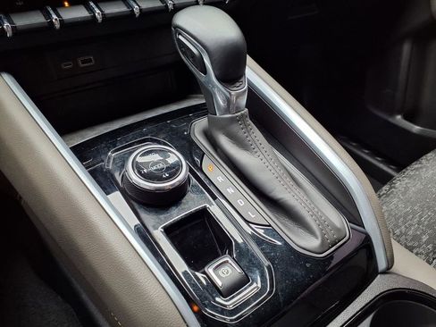 Used 2024 Chevrolet Colorado ZR2 w/ Technology Package image 18