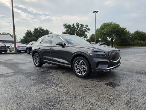 Used 2025 Genesis GV70 2.5T AWD/4WD image 2