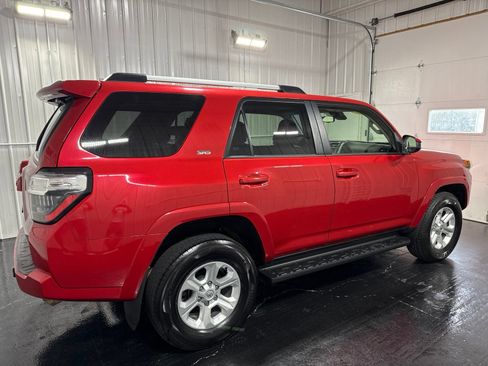 Used 2024 Toyota 4Runner SR5 AWD/4WD image 3