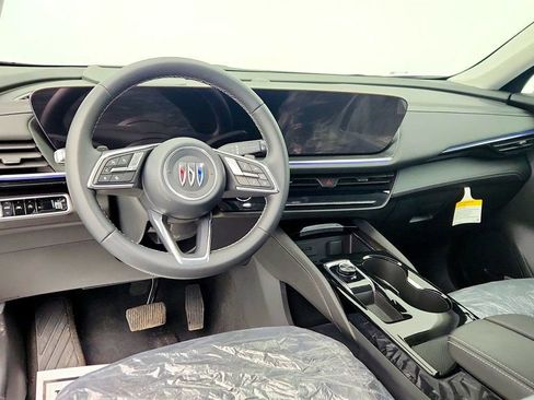 Used 2024 Buick Envision Preferred image 12