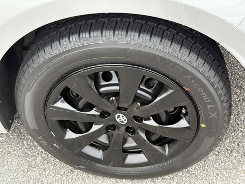 Certified 2022 Toyota Corolla LE image 25