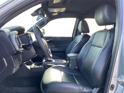 Used 2022 Toyota Tacoma TRD Sport w/ TRD Premium Sport Package image 24