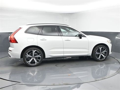 Used 2022 Volvo XC60 B6 R-Design w/ Protection Package Premier image 8