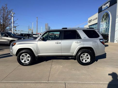 Used 2022 Toyota 4Runner SR5 image 7