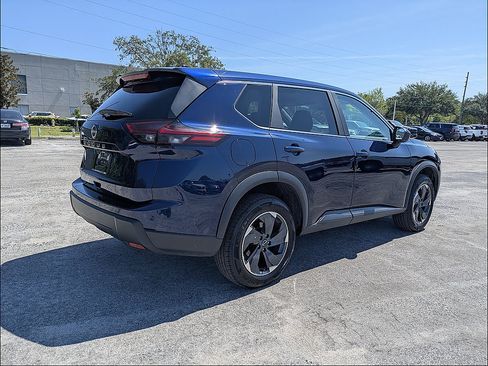 Used 2025 Nissan Rogue SV FWD image 5