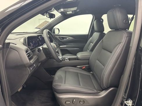 Used 2026 Chevrolet Traverse LT image 23