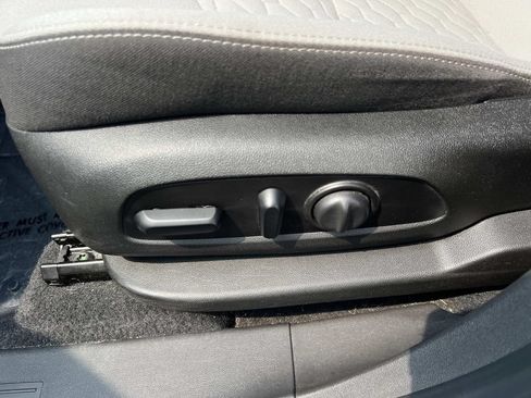 Used 2021 Chevrolet Equinox LS w/ LS Convenience Package FWD image 14