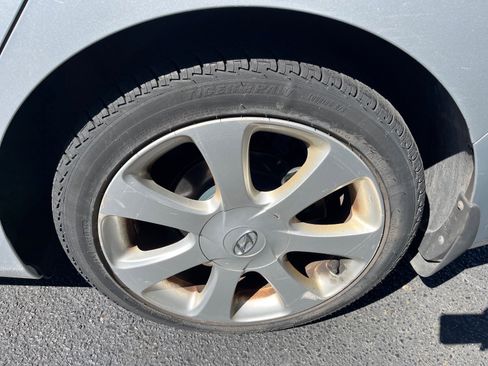 Used 2013 Hyundai Elantra Limited w/ Technology Pkg FWD image 11