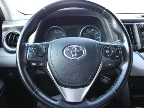 Used 2017 Toyota RAV4 XLE image 17
