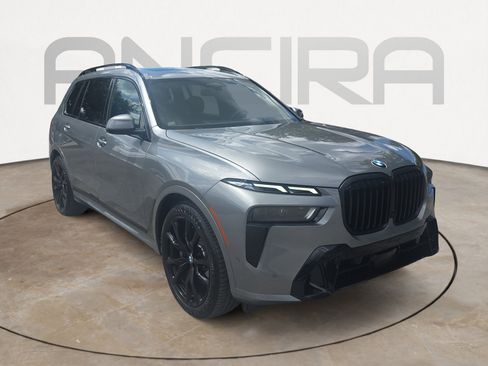Used 2024 BMW X7 xDrive40i w/ M Sport Package AWD/4WD image 4