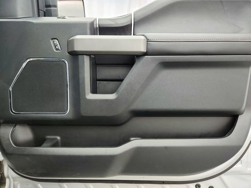 Used 2019 Ford F150 Platinum w/ Equipment Group 701A Luxury AWD/4WD image 31