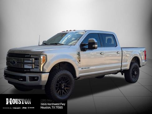 Used 2018 Ford F250 Platinum w/ Platinum Ultimate Package image 6