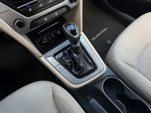 Used 2018 Hyundai Elantra SE w/ Cargo Package FWD image 21