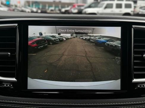New 2026 Chrysler Pacifica Limited w/ Uconnect Theater Family Group image 43