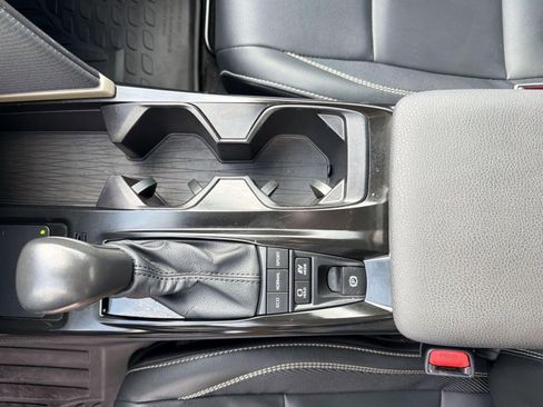 Used 2025 Toyota Camry SE w/ Convenience Package image 24