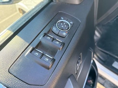 Used 2018 Ford F150 Platinum w/ Equipment Group 701A Luxury image 18