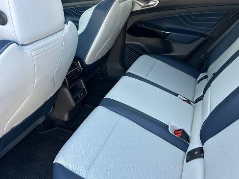 New 2025 Volkswagen ID.4 Pro S image 10