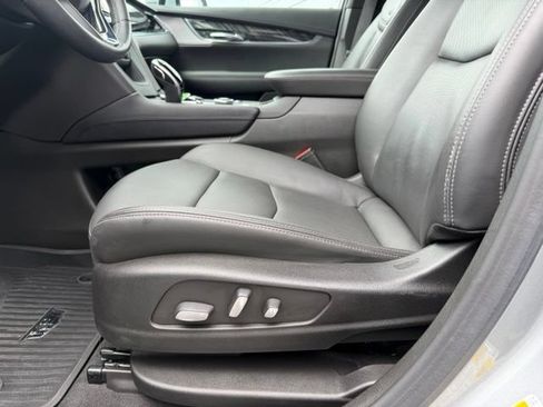 Used 2024 Cadillac XT6 Premium Luxury w/ LPO, Floor Liner Package AWD/4WD image 11