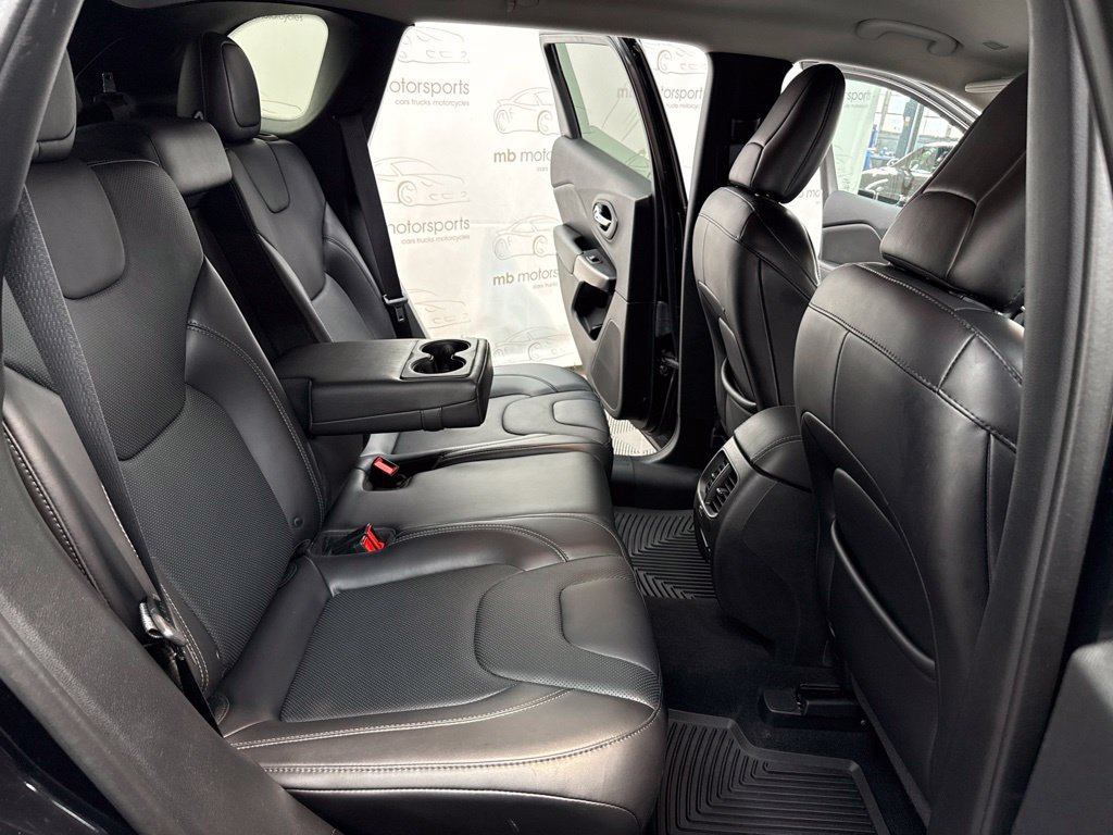 Used 2019 Jeep Cherokee Limited AWD/4WD image 30