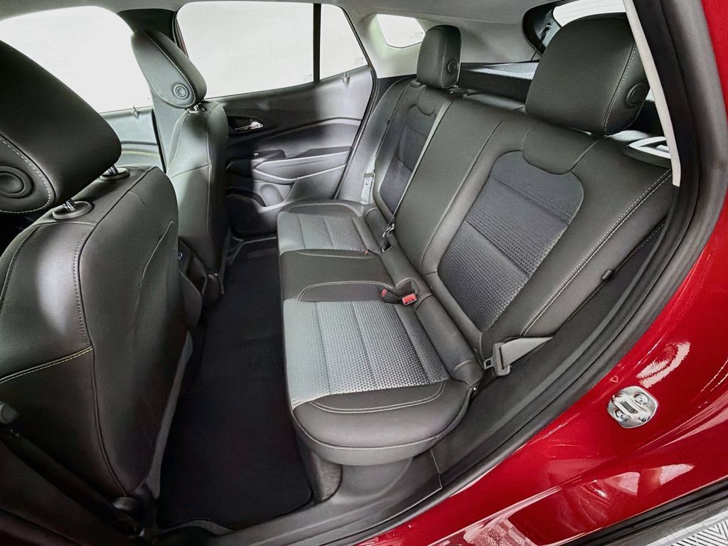 New 2026 Chevrolet Trax LT w/ Driver Confidence Package FWD image 32