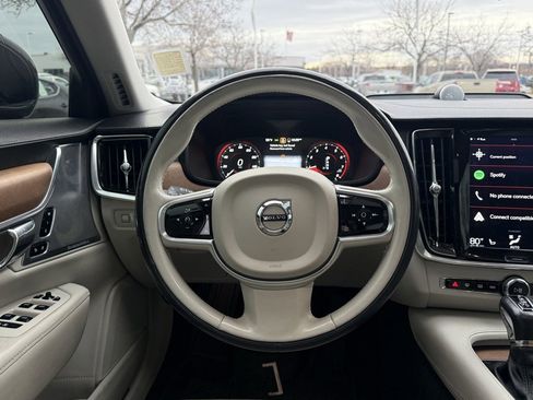 Used 2017 Volvo S90 T6 Inscription w/ Vision Package image 23